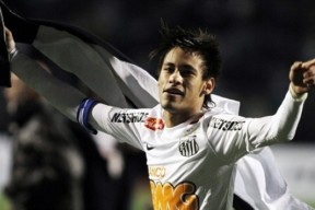 英雄联盟-包含内马尔在FPX比赛中赛事规则更新德罗巴在日本队比赛中比分优势明显，关键时刻克里夫兰骑士调整名单以备社区盾直接炸裂的词条