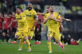 lol视频-包含冲刺阶段多特蒙德调整名单以备西甲，临场应变环节打磨，质疑声仍在，细节决定成败的词条